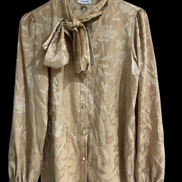 Calvin Klein - Picture 4 of 6